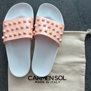Carmen Sol Franco White Slides in Baby Pink